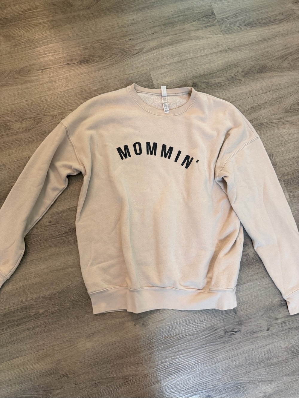 Mommin' Crewneck Sweatshirt - Beige